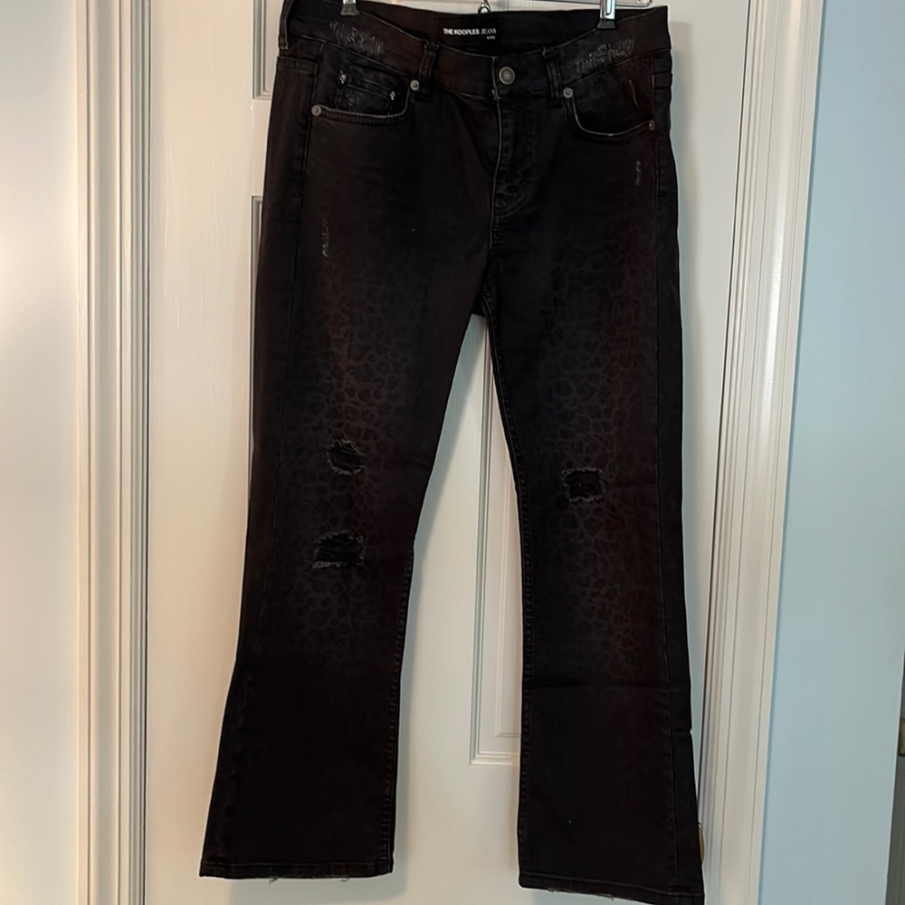 The Kooples Lexy distressed fade away leopard print jeans. Amazing fit ! - Picture 2 of 6